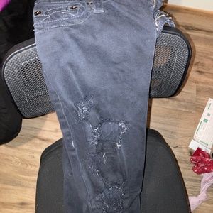 Women’s ripped jeans